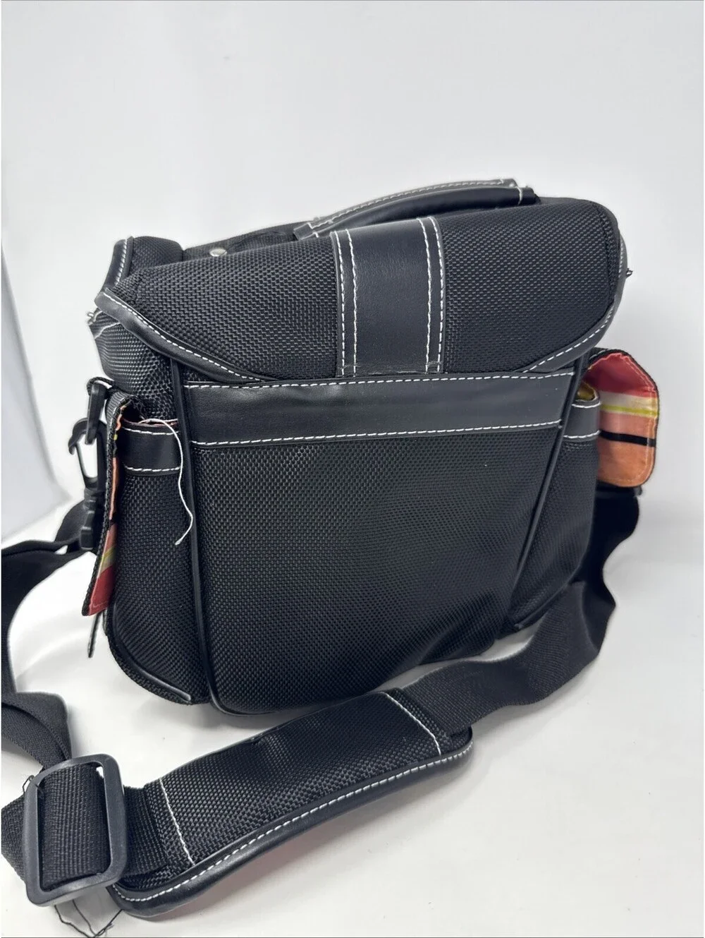 VITURI Black Camera Bag Case with Pink Striped Interior & Divider